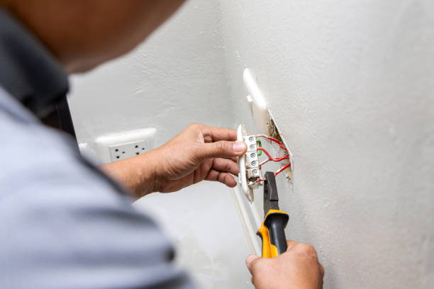 Best Affordable Emergency Electrician  in Moose Lake, MN